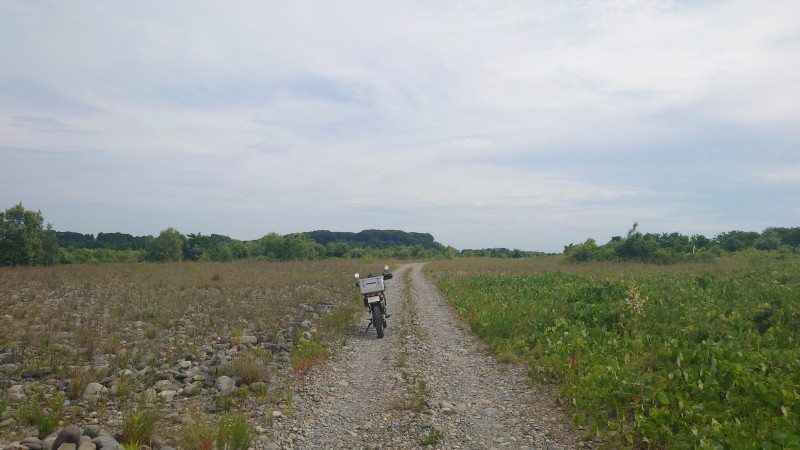 セロー250、河原