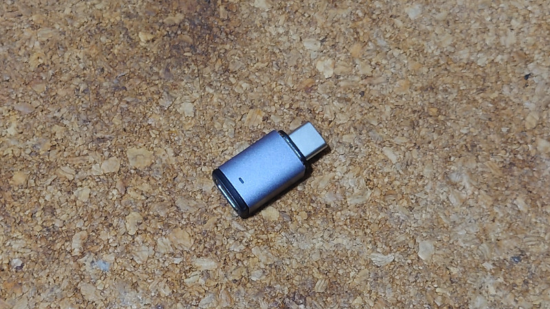 磁石式USBコネクタ